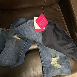 Low-Rise Over Belly
Distressed Skinny Maternity
Jeans Isabel Maternity by Ingrid